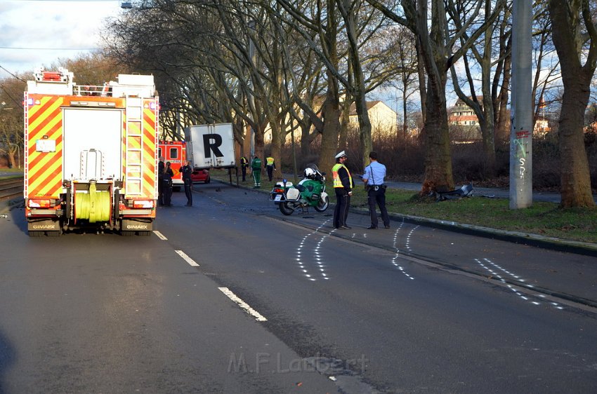 VU PKW Baum Koeln Muelheim Pfaelzischer Ring P034.JPG